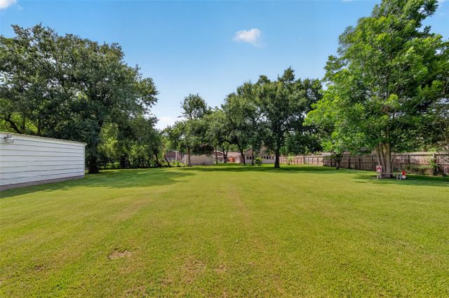 4004 Longherridge Drive, Pearland, TX 77581