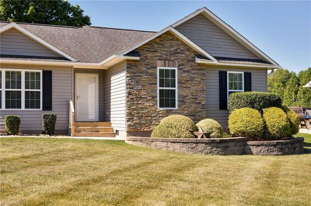 535 evergreen Trail, Thomasville, NC 27360