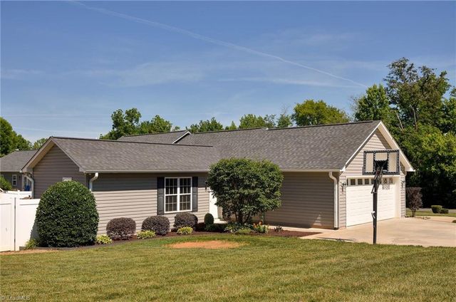 535 evergreen Trail, Thomasville, NC 27360