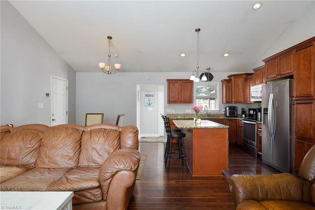 535 evergreen Trail, Thomasville, NC 27360