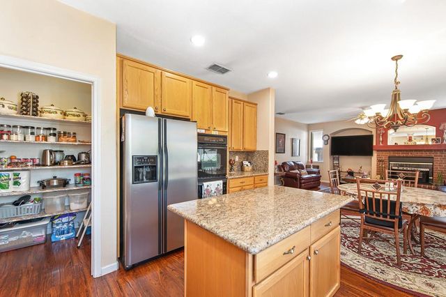 9535 Clarke Farms Rd, Elk Grove, CA 95624