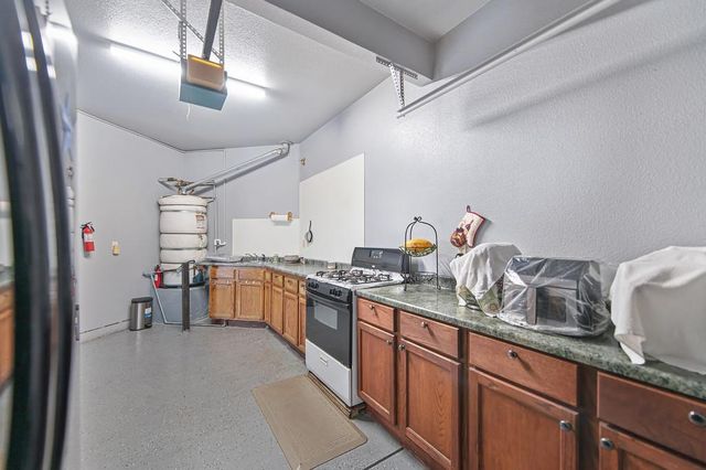 9535 Clarke Farms Rd, Elk Grove, CA 95624