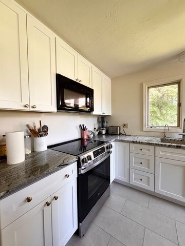 12 Birchwood Lane 12, Hopkinton, MA 01748