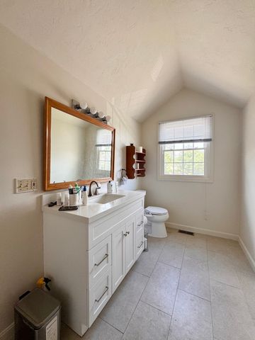 12 Birchwood Lane 12, Hopkinton, MA 01748