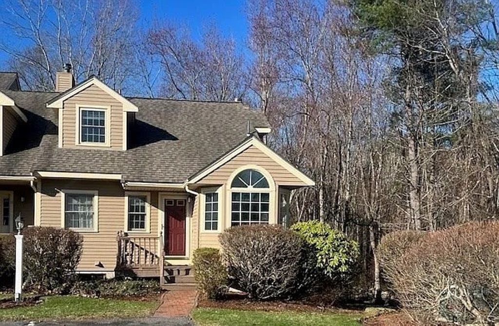 12 Birchwood Lane 12, Hopkinton, MA 01748
