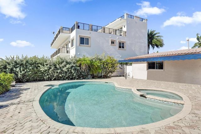 2632 SE 10th Court, Pompano Beach, FL 33062