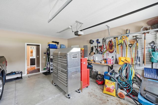 13667 Stone Table Boulevard, Fort Wayne, IN 46845