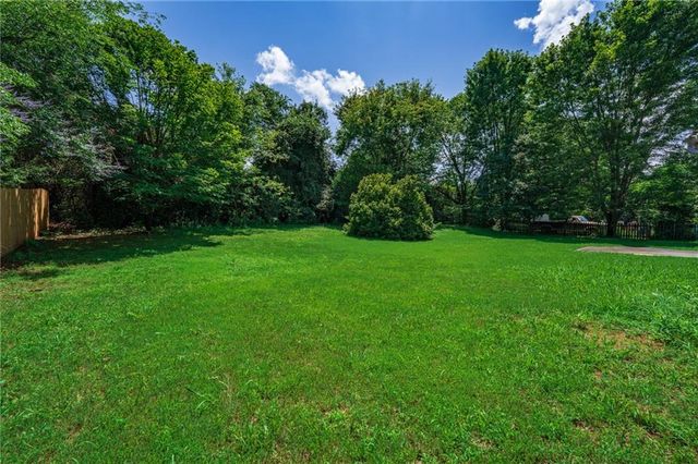 33 Glenabbey Drive, Cartersville, GA 30120
