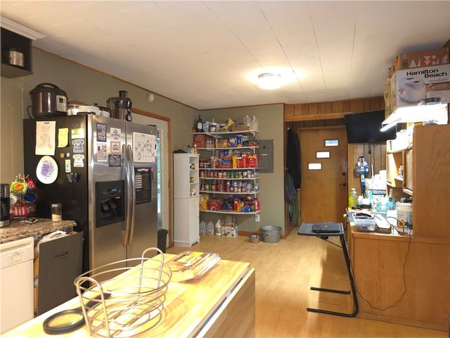 121 E Elm Street, Diamond City, AR 72644