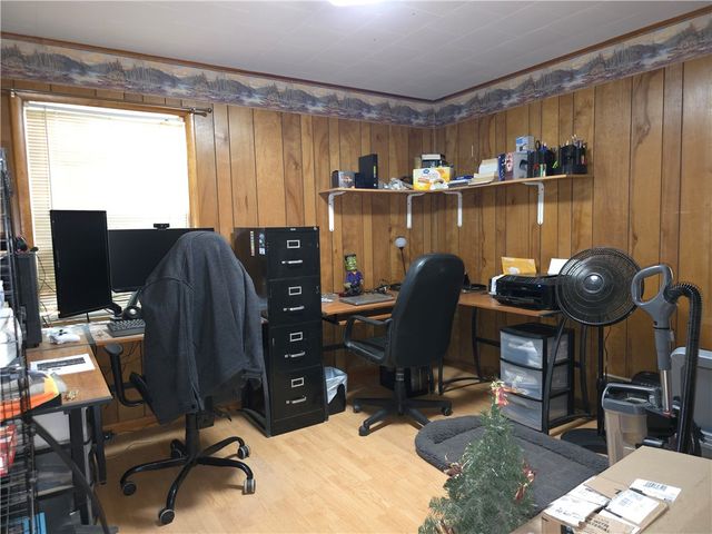 121 E Elm Street, Diamond City, AR 72644