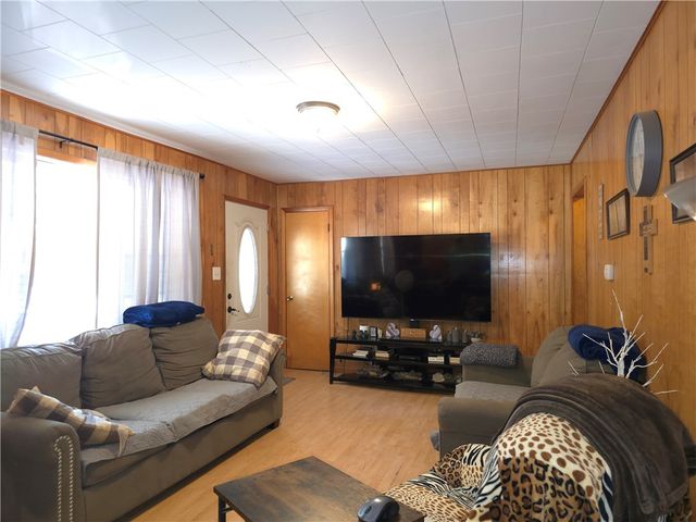 121 E Elm Street, Diamond City, AR 72644
