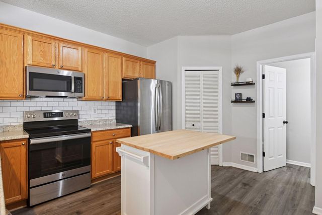 11708 85th Place N, Maple Grove, MN 55369