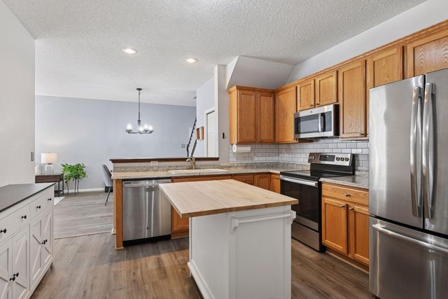 11708 85th Place N, Maple Grove, MN 55369