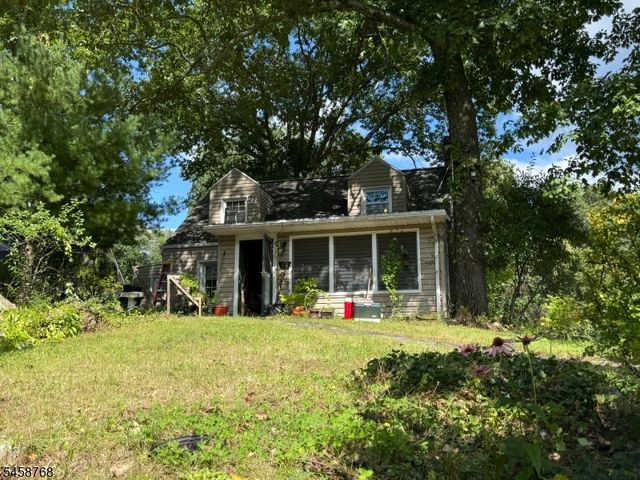 11 Skytop Rd, Hopatcong Boro, NJ 07821