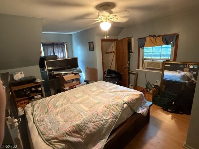 11 Skytop Rd, Hopatcong Boro, NJ 07821