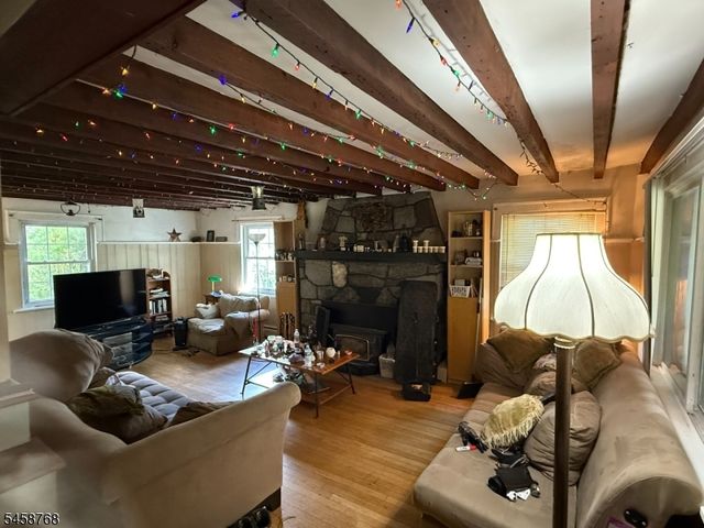 11 Skytop Rd, Hopatcong Boro, NJ 07821