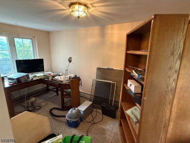 11 Skytop Rd, Hopatcong Boro, NJ 07821