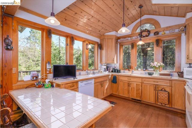 23160 Mark Twain Dr, Twain Harte, CA 95383