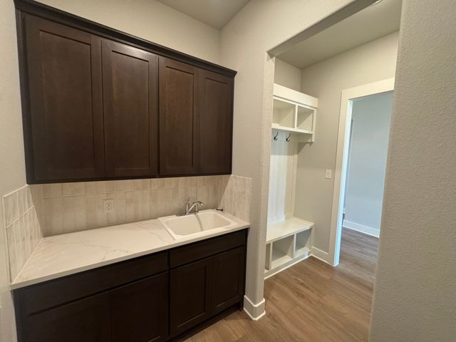 711 Water Side Drive, Van Alstyne, TX 75495