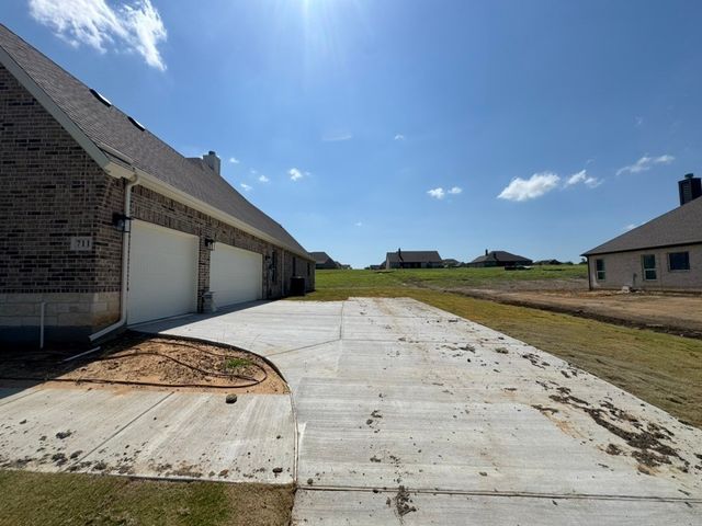 711 Water Side Drive, Van Alstyne, TX 75495