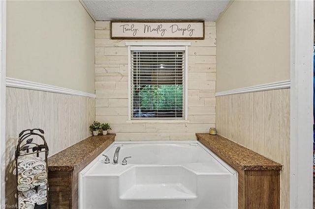 156 Yellow Poplar Lane, Lexington, NC 27295