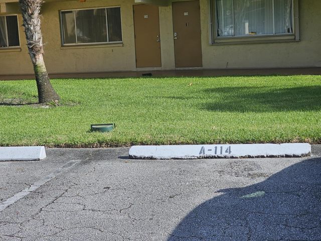 555 Purdy Lane 114, Palm Springs, FL 33461