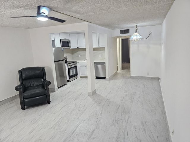 555 Purdy Lane 114, Palm Springs, FL 33461
