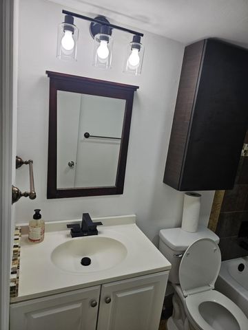 555 Purdy Lane 114, Palm Springs, FL 33461