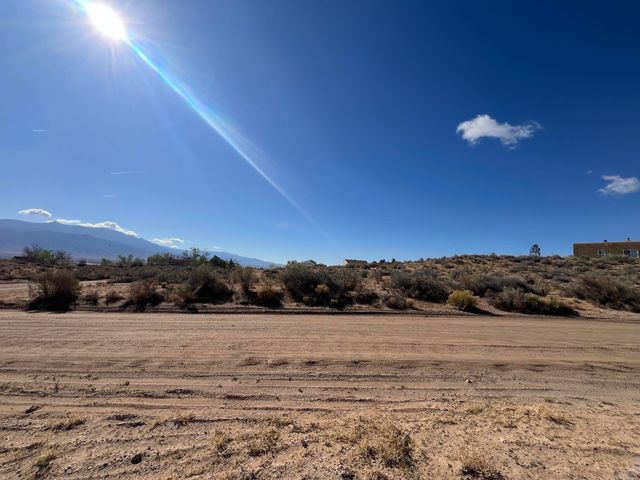 5530 Teton Avenue NE, Rio Rancho, NM 87144