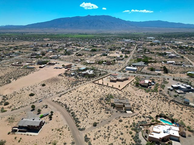 5530 Teton Avenue NE, Rio Rancho, NM 87144