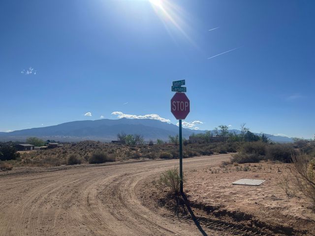 5530 Teton Avenue NE, Rio Rancho, NM 87144