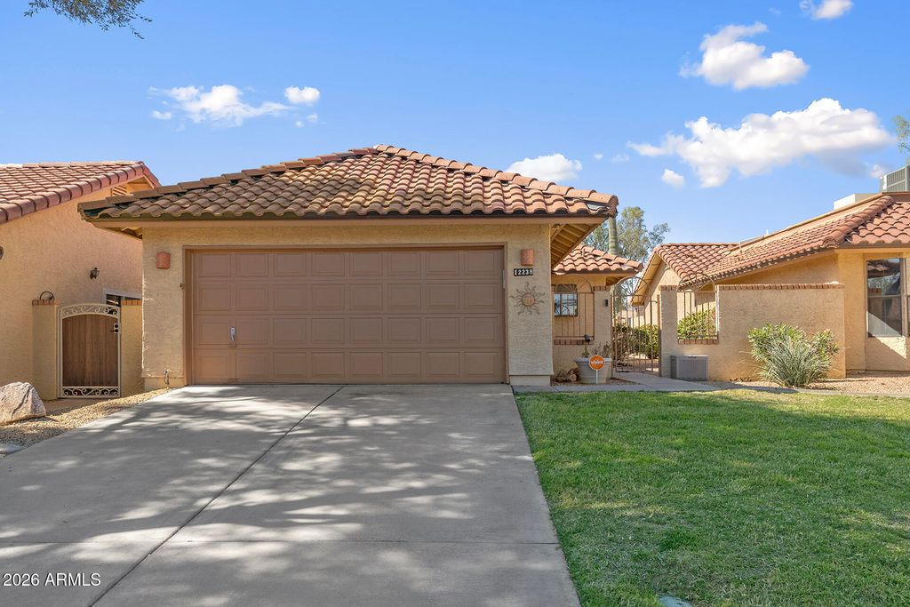 12238 S SHOSHONI Drive, Phoenix, AZ 85044 — photo 2