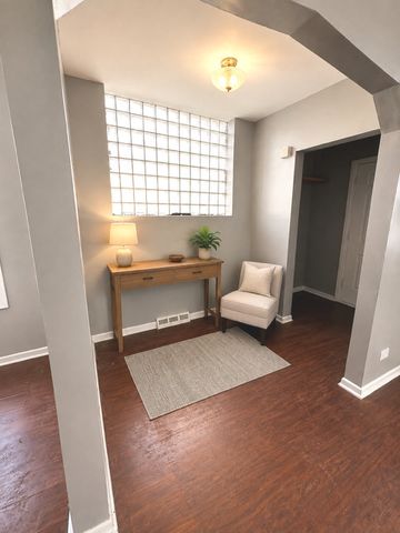6134 S CAMPBELL Avenue, Chicago, IL 60629