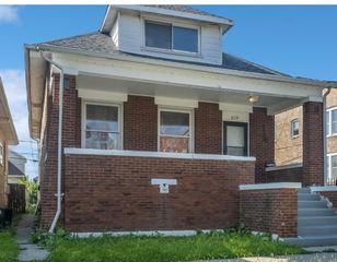6134 S CAMPBELL Avenue, Chicago, IL 60629