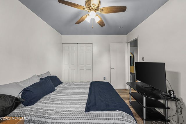10 Red Coat Drive, Barnegat, NJ 08005