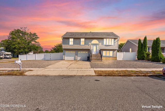 10 Red Coat Drive, Barnegat, NJ 08005