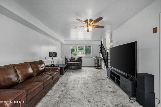 10 Red Coat Drive, Barnegat, NJ 08005