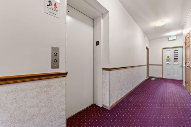 2035 W 75th Place 21, Merrillville, IN 46410