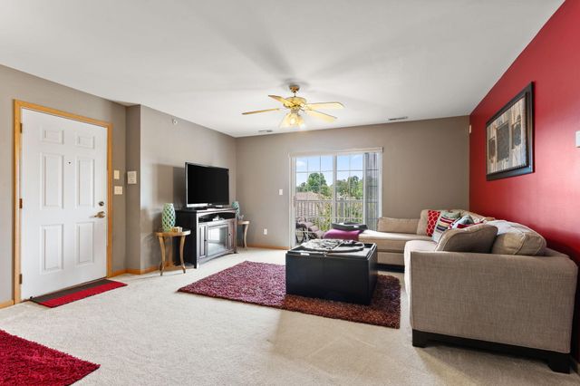 2035 W 75th Place 21, Merrillville, IN 46410