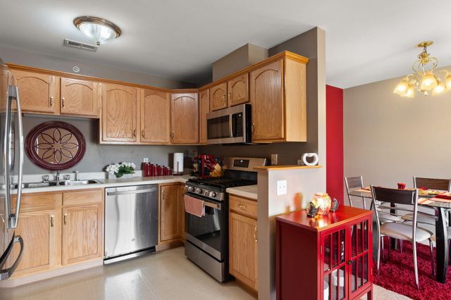 2035 W 75th Place 21, Merrillville, IN 46410