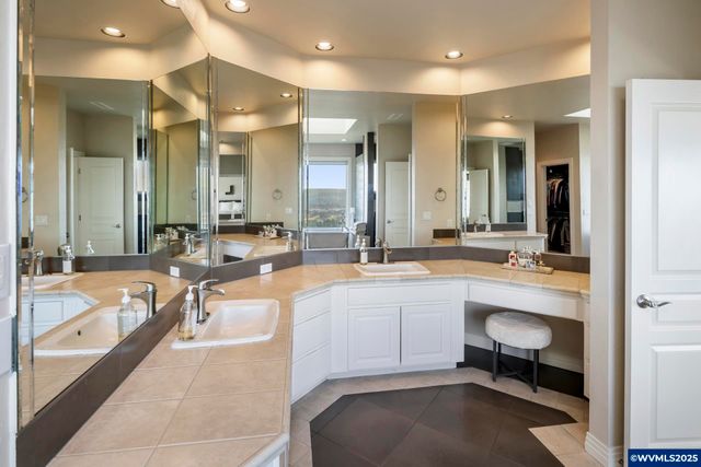 11925 NE Lauren Ln, Newberg, OR 97132