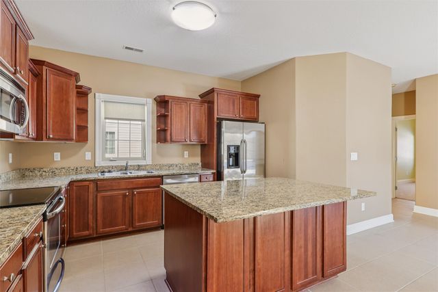 645 65th Place 165, West Des Moines, IA 50266