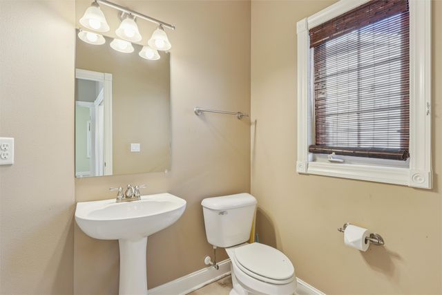 645 65th Place 165, West Des Moines, IA 50266