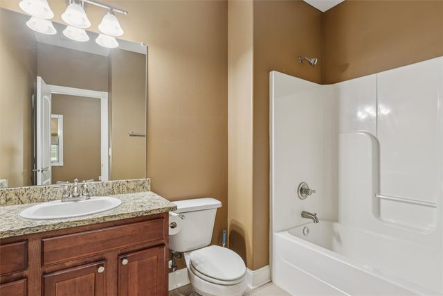 645 65th Place 165, West Des Moines, IA 50266