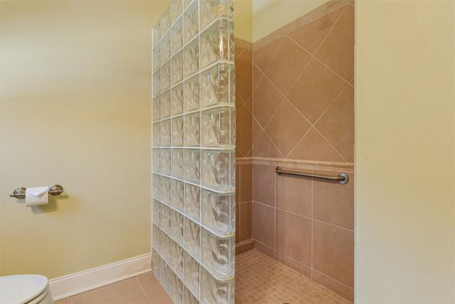 645 65th Place 165, West Des Moines, IA 50266