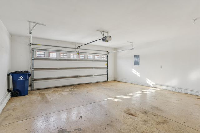 645 65th Place 165, West Des Moines, IA 50266