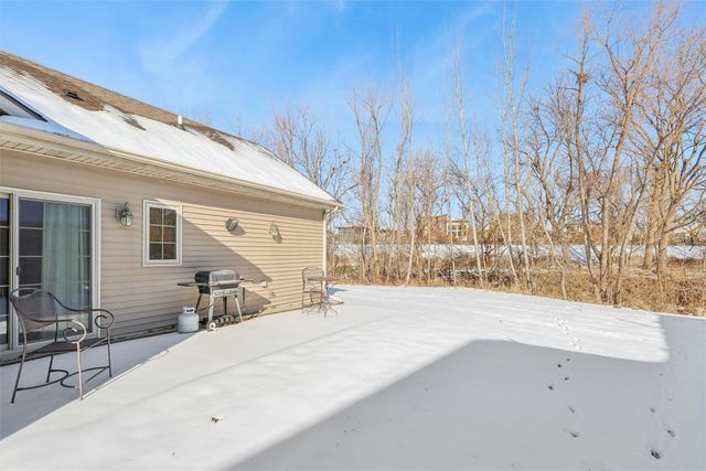 645 65th Place 165, West Des Moines, IA 50266