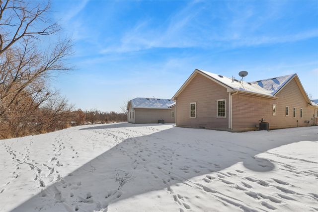 645 65th Place 165, West Des Moines, IA 50266