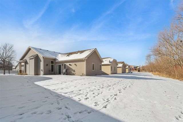 645 65th Place 165, West Des Moines, IA 50266