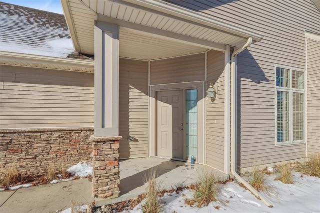 645 65th Place 165, West Des Moines, IA 50266